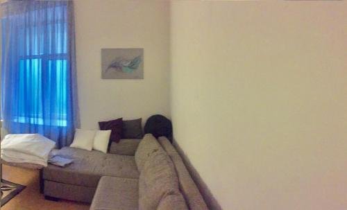 Санкт-Петербург: Homestay on Bronnitskaya ulitsa 37