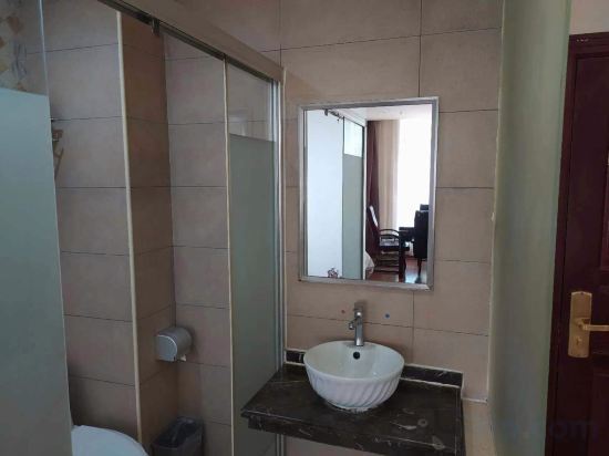 Хайкоу: Junya Zhouji Hotel(Haikou East High Speed Railway Station)