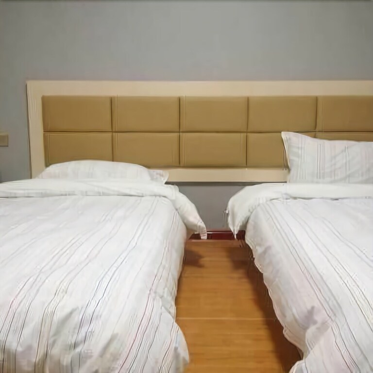 Вэйхай: Weihai YouGo Hotel Railway Station