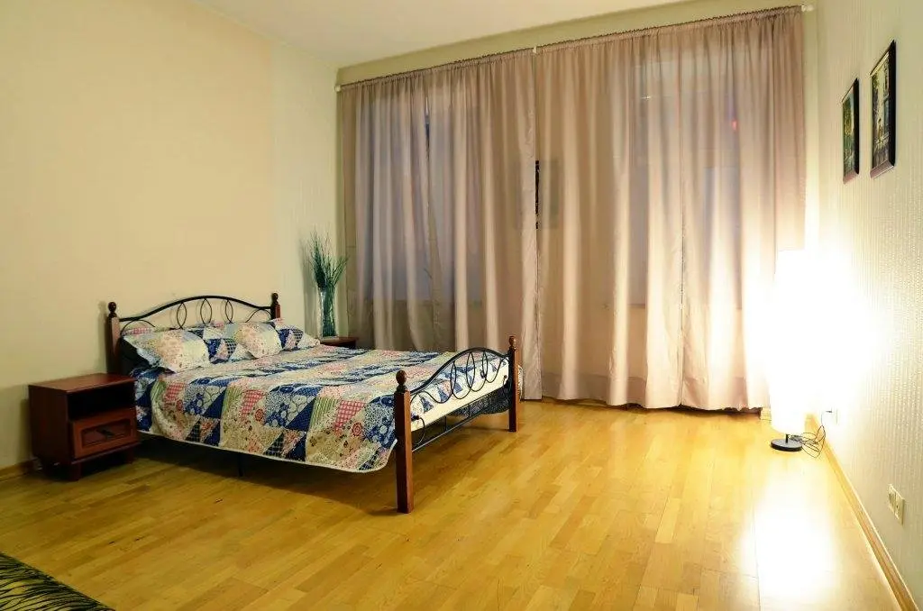 Санкт-Петербург: Apartamentyi Alehandro Na Sennoj