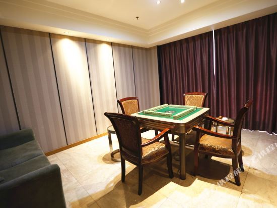 Чунцин: Kewis Hotel