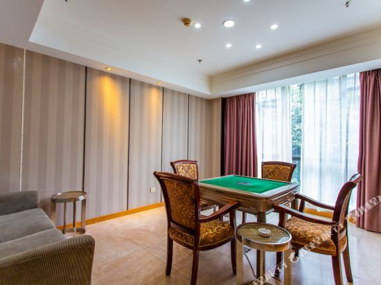 Чунцин: Kewis Hotel