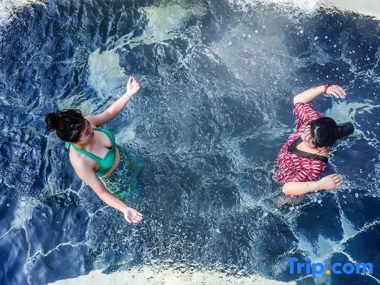 Ляньюньган: Donghai Forest Hot Spring Resort