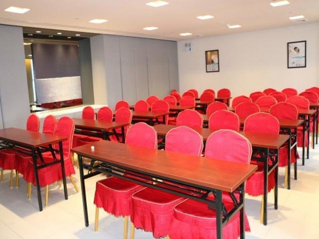 Карамай: Jinjiang Inn Kelamayi  Administrative Center