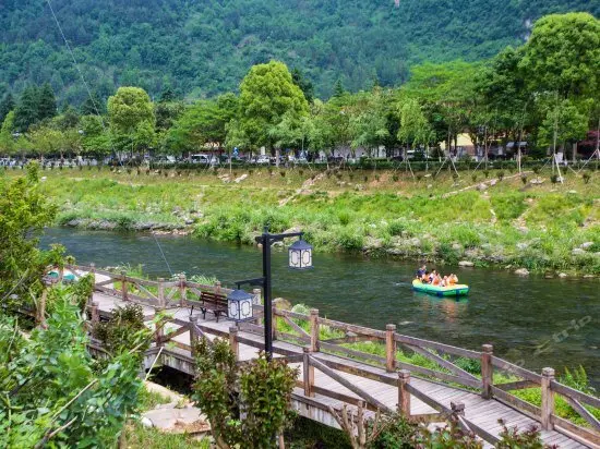 Чжанцзяцзе: Zhangjiajie Landscape Love Theme Inn