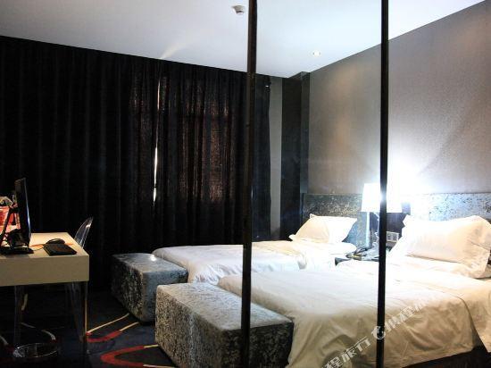 Ухань: Elan Hotel (Wuhan Jiangxia Passenger Station)