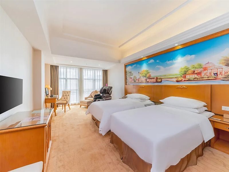 Шэньчжэнь: Vienna Hotel Shenzhen Shiyan Bus Station