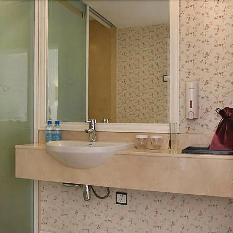 Чжэнчжоу: Aegean Sea Zhongzhou Yihe Hotel (Zhengzhou People's Hospital)