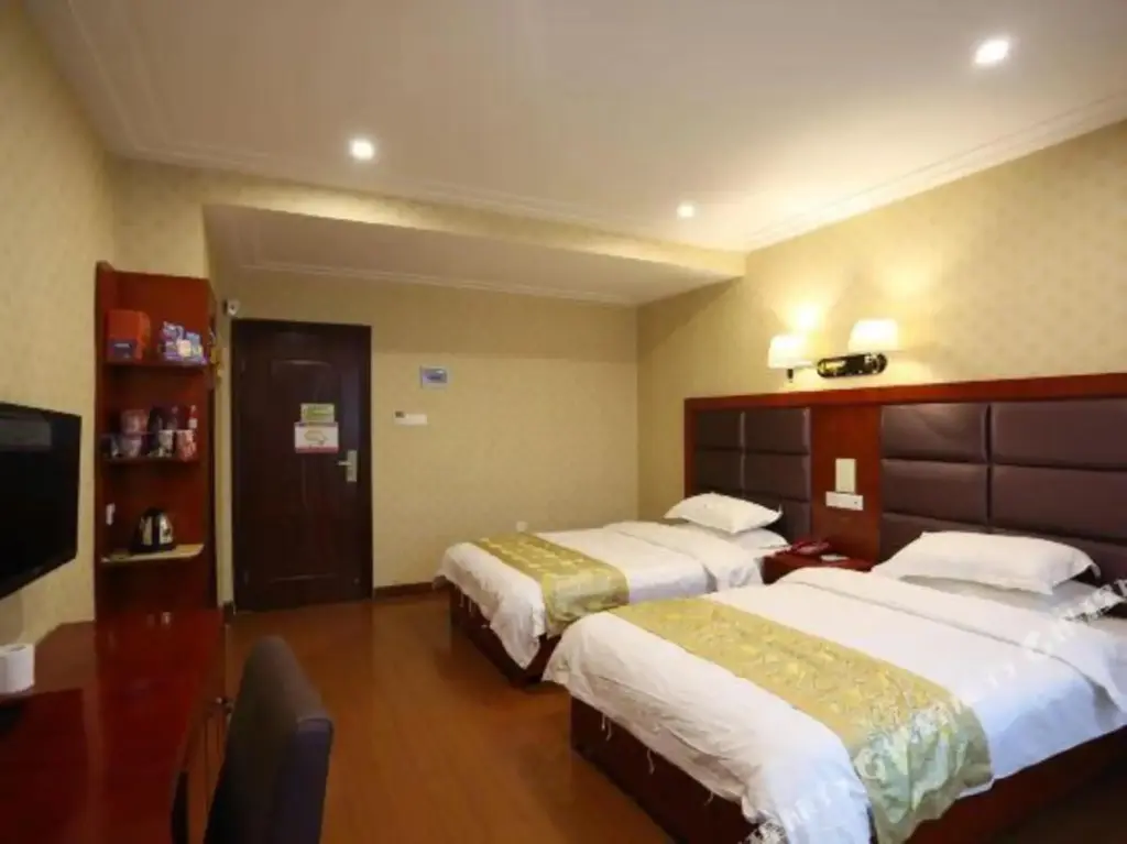 Чанша: Zhenhua Business Hotel (South Bus Station Desiqin Square Branch)