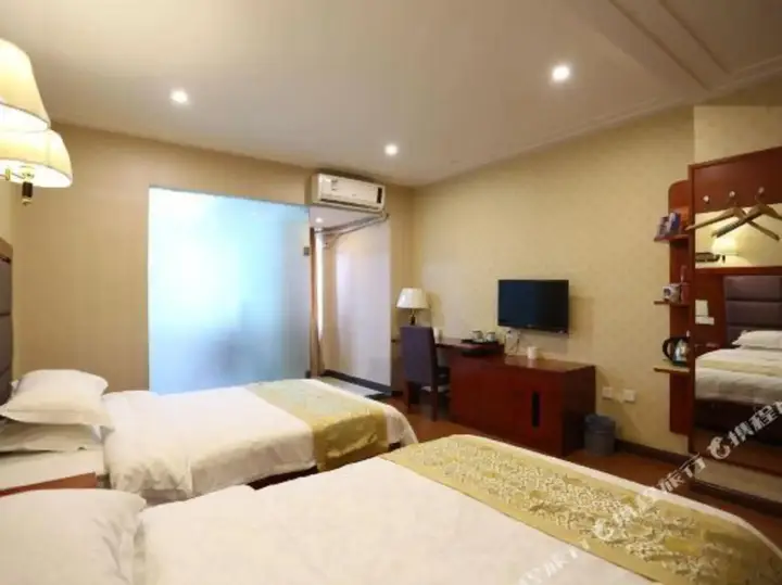 Чанша: Zhenhua Business Hotel (South Bus Station Desiqin Square Branch)