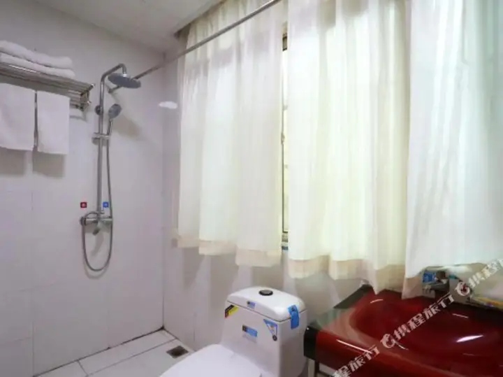 Чанша: Zhenhua Business Hotel (South Bus Station Desiqin Square Branch)