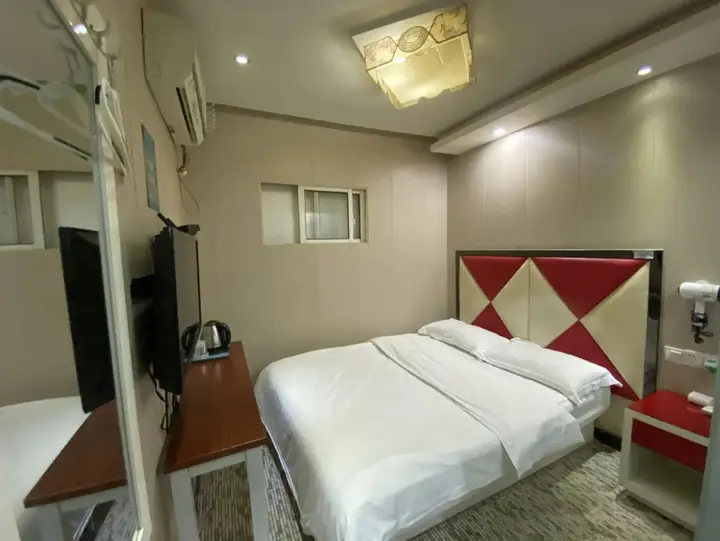Шанхай: Deping Leisure Hotel