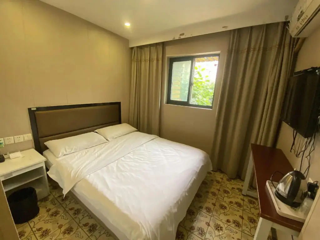 Шанхай: Deping Leisure Hotel