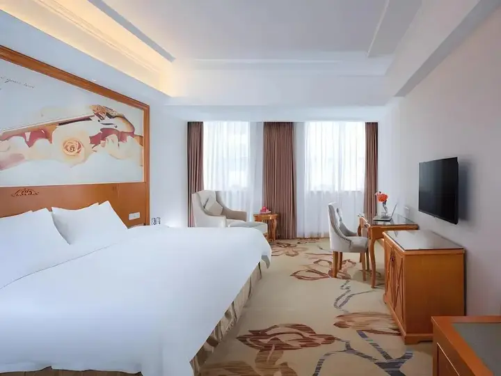 Дунгуань: Vienna International Hotel (Dongguan Mayong Central Avenue)