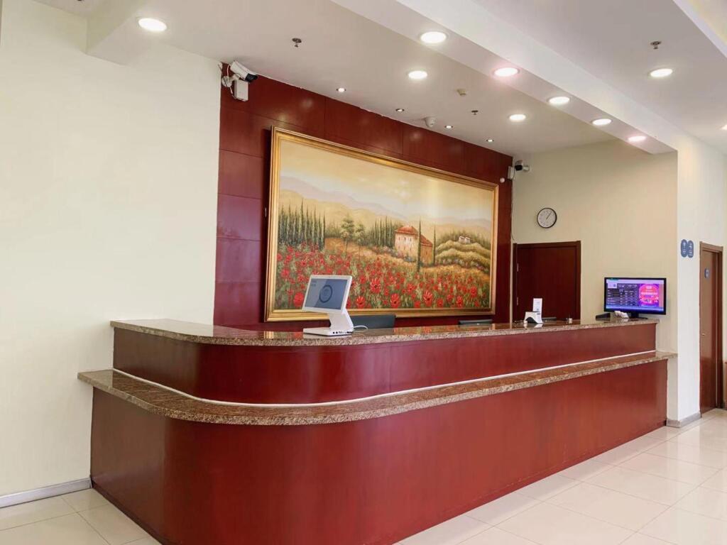 Вэйхай: HanTing Hotel (Weihai High-speed Railway Station Qilu Mall)