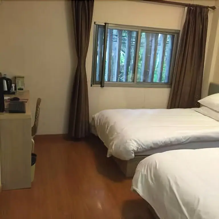 Шанхай: Qingzhu · Anyi Preferred Hotel (Shanghai South Railway Station East China University of Science and Technology)