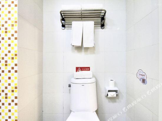Яньцзи: Home Inn (Dunhua Hanzhang Street Branch)