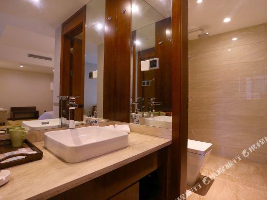Чэнду: Pastoral Hotel (Chengdu Global Center)