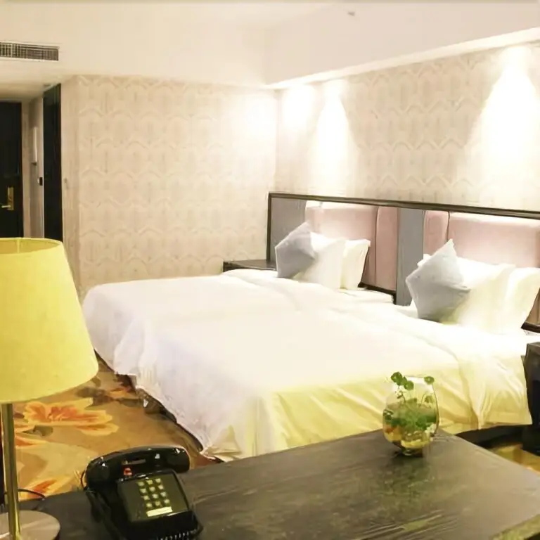 Чэнду: Pastoral Hotel (Chengdu Global Center)