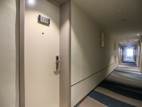 Ухань: 如家商旅酒店(武汉黄鹤楼彭刘杨地铁站音乐学院店)