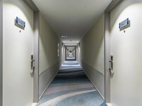 Шанхай: Homeinn Selected Hotel (Shanghai Jiading New City Malu Subway Station Branch)