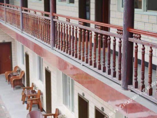 Чэнду: Xiling Xueshan Houshan Xiling Lvyuan Farmhouse