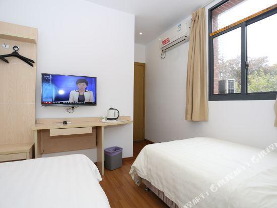 Шанхай: Liangfeng Hostel
