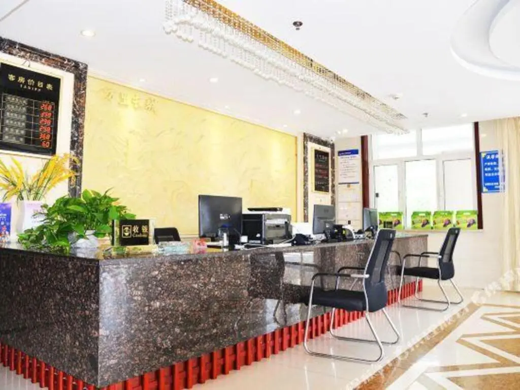 Чэндэ: Pebble Motel (Chengde Dingsheng Wangchao)