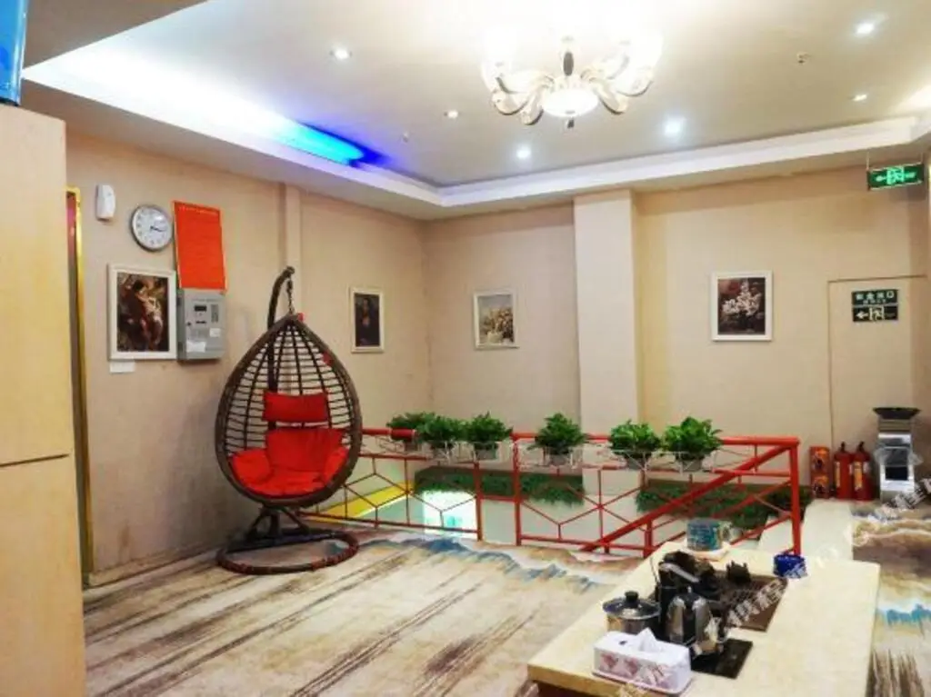 Шэньчжэнь: Jiangnan Boutique Hotel Shenzhen Hongling Subway Station