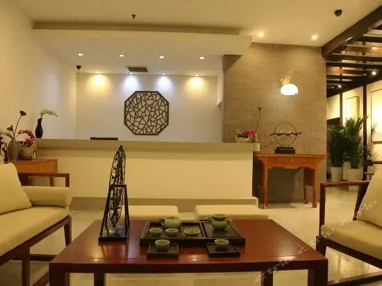 Чэнду: Towo Topping Hotel (Chengdu Tianfu Square Chunxi Road)
