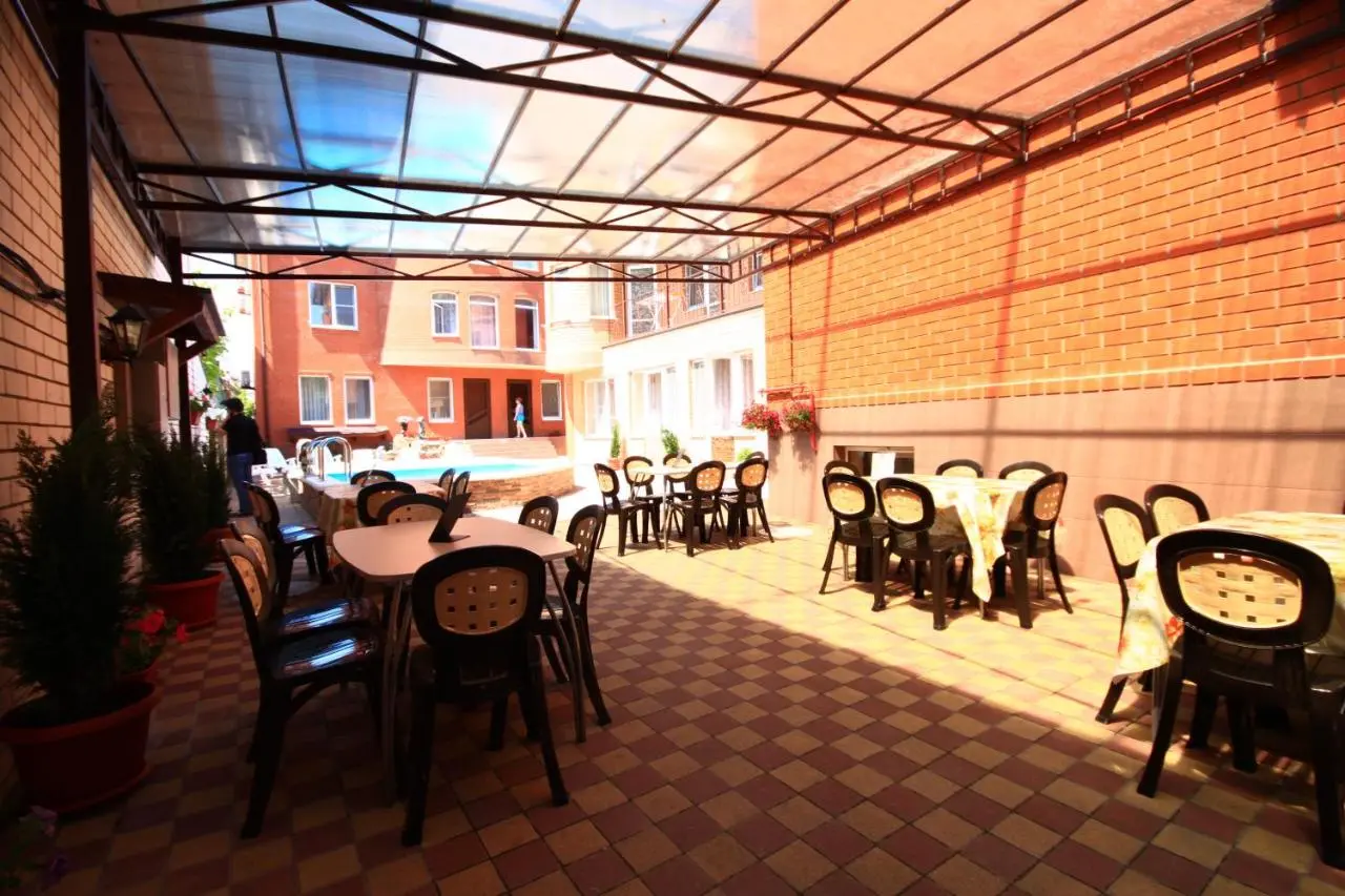 Витязево: Guest house Aleks