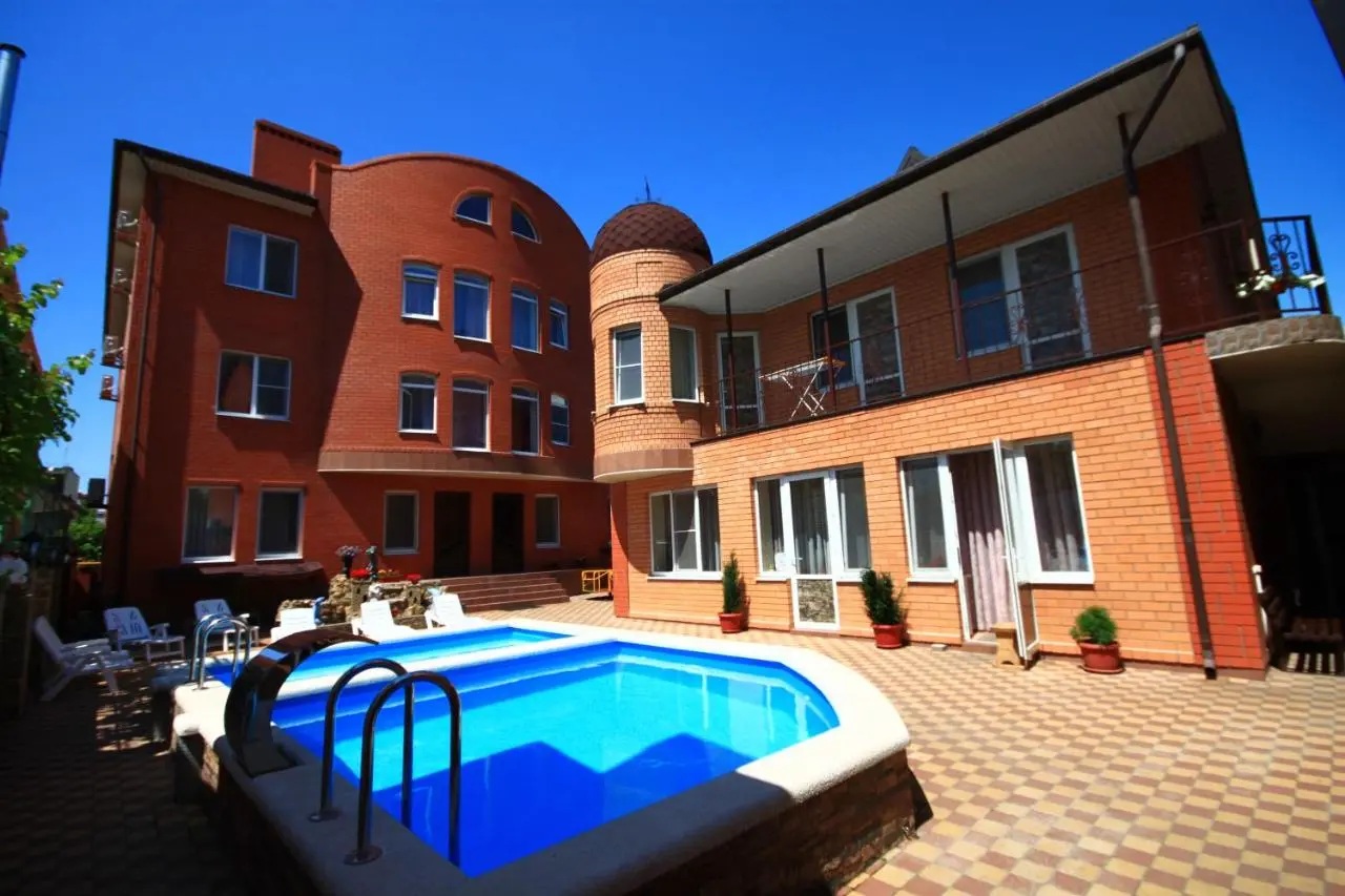 Витязево: Guest house Aleks