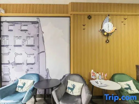 Чжэнчжоу: Junyi Hotel (Zhengzhou Railway Station West Square)