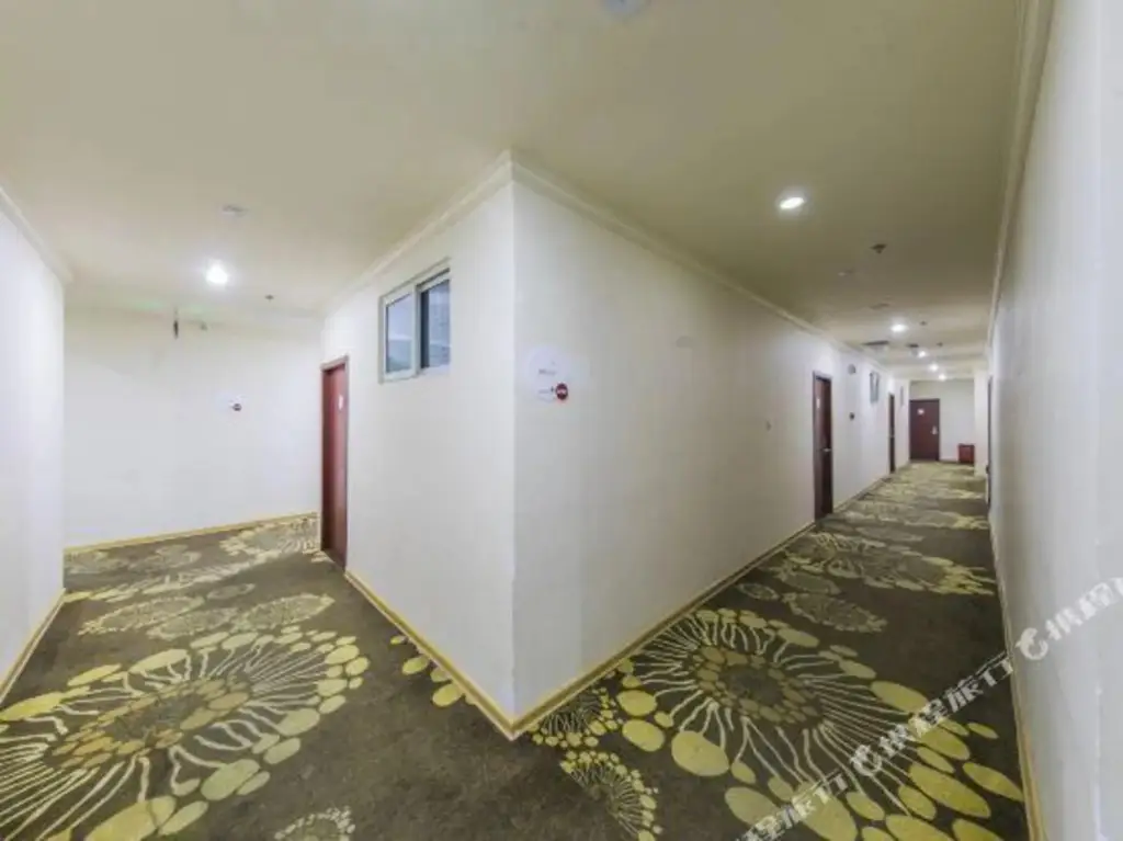 Цюаньчжоу: Elong ME Hotel (Quanzhou Donghai Bay Taigu Plaza)