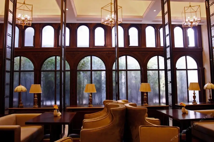 Шанхай: ShangHaiBUQI-H+HOTEL