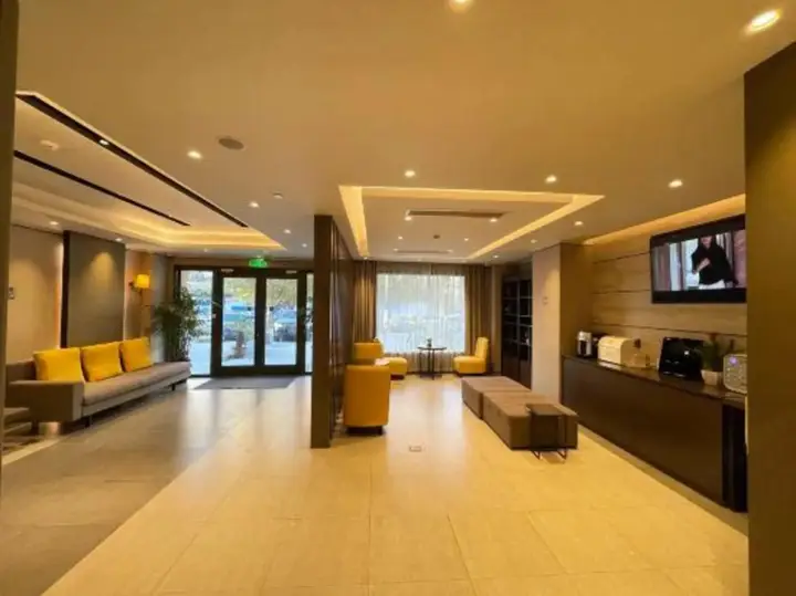 Шанхай: Seasonal Collection Hotel (Shanghai Zhoupu Wanda Plaza)
