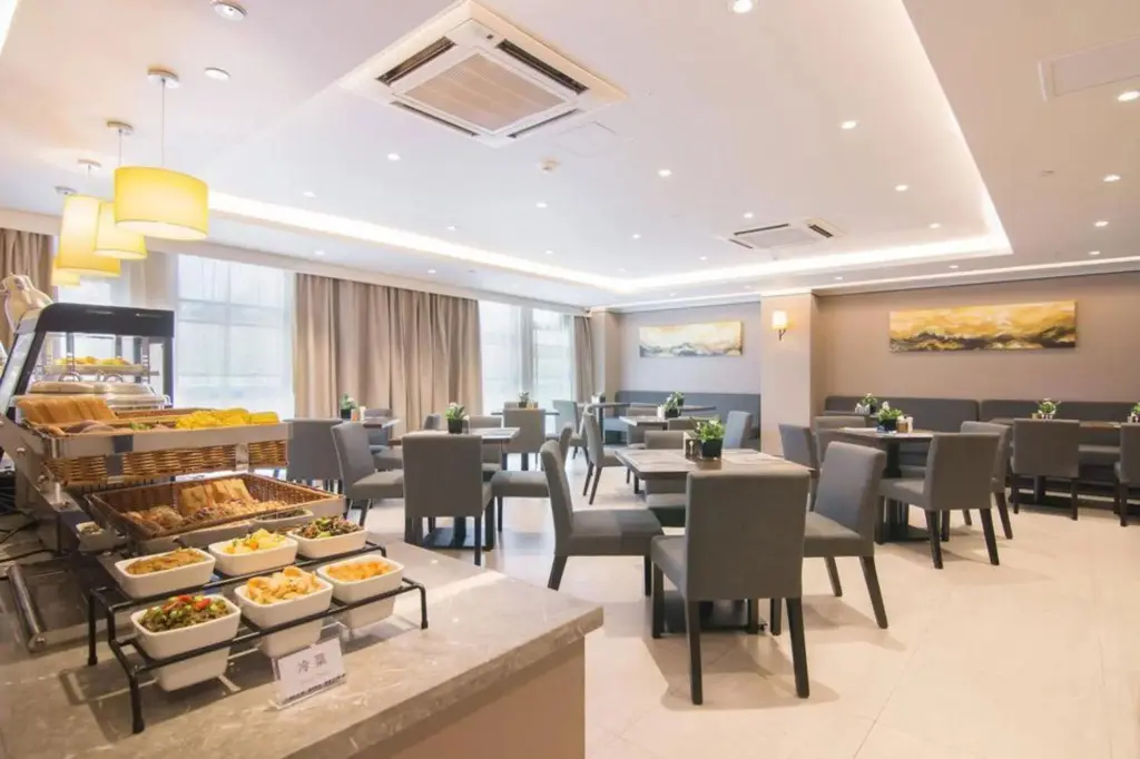 Шанхай: Seasonal Collection Hotel (Shanghai Zhoupu Wanda Plaza)