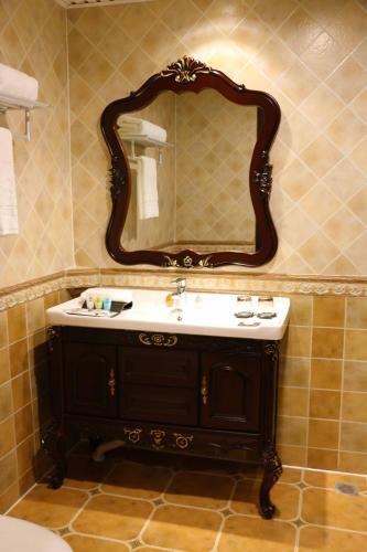 Хух-Хото: Level of Details International Hotel