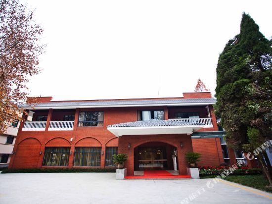 Forest Hot Spring Holiday Hotel — фото 1