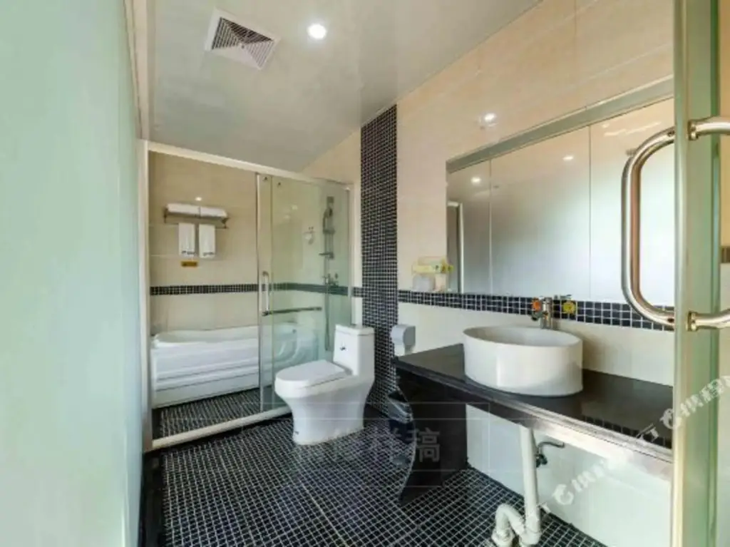 Шэньчжэнь: Chunxia Qiudong Hotel(Shenzhen Wuhe subway station)