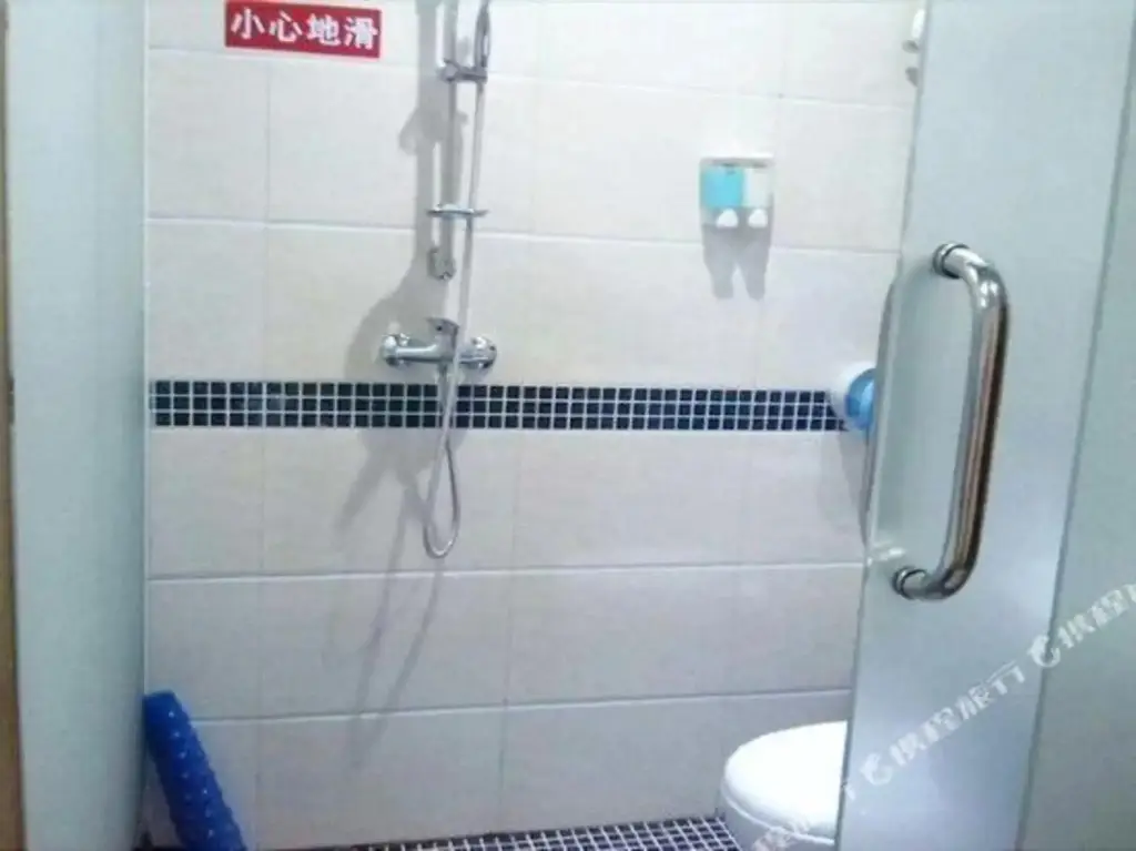 Шэньчжэнь: Chunxia Qiudong Hotel(Shenzhen Wuhe subway station)