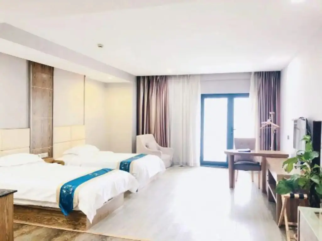 Boyue Lanwan Hotel (Hangzhou Zhijiang Zhuantang Songcheng Art Institute) ) — фото 1