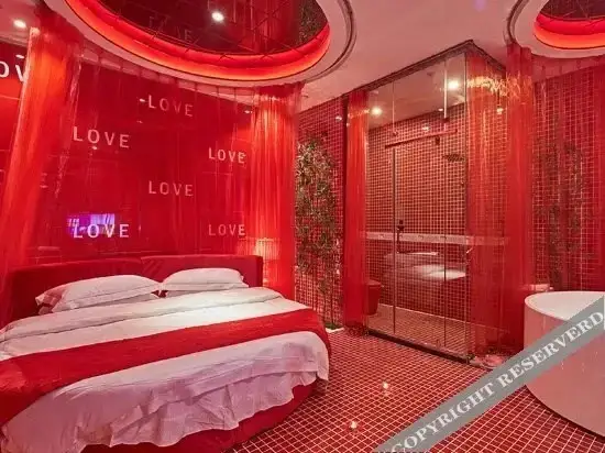 Ухань: My Riad Love Hotel (Wuhan Huanghelou)