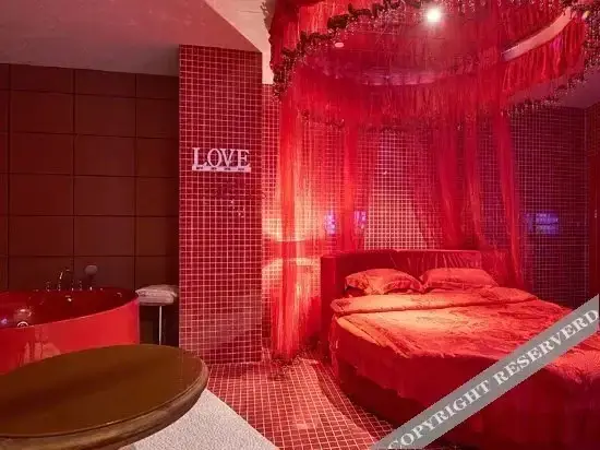 Ухань: My Riad Love Hotel (Wuhan Huanghelou)