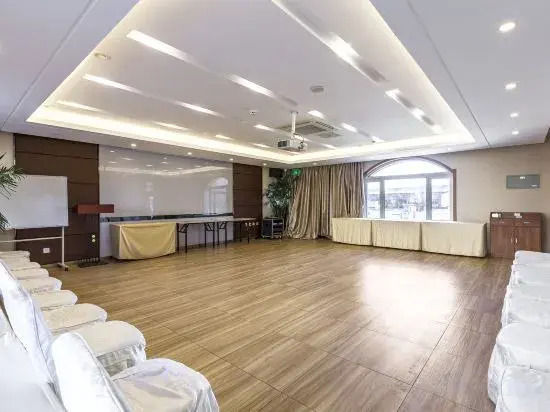 Далянь: Jinwutong Holiday Hotel