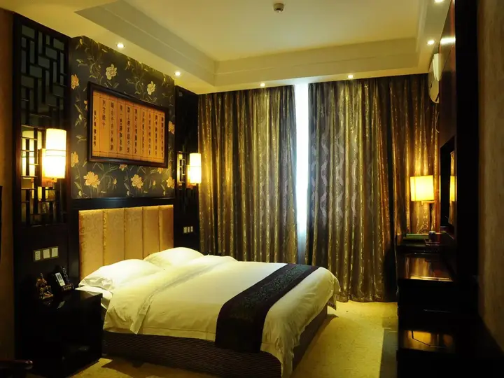 Чэнду: D6 Hotel Thai Style