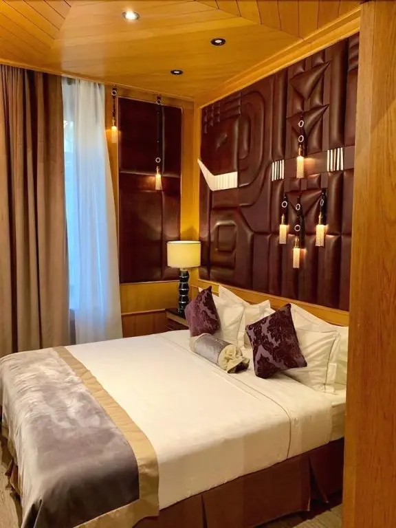 Санкт-Петербург: Majestic apartment on Nevsky,44
