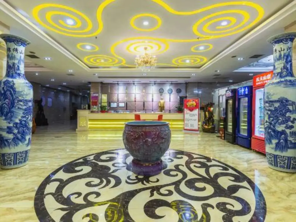 Пиндиншань: Jinghuang Fashion Hotel (Pingdingshan Trade Plaza)