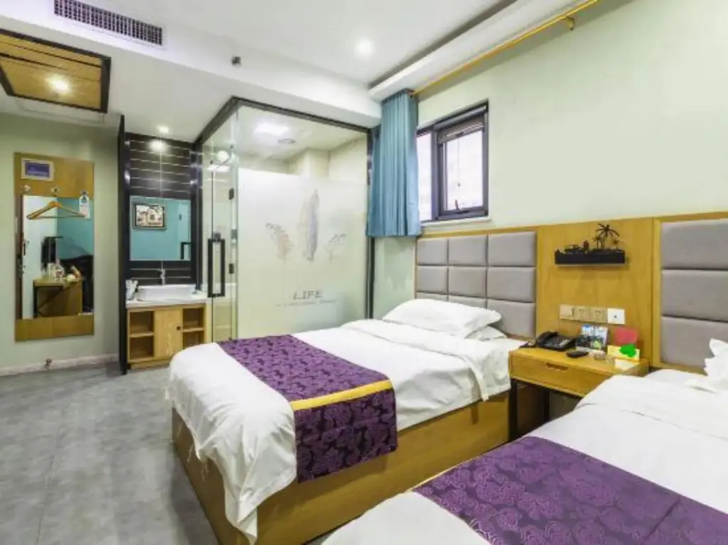 Пиндиншань: Jinghuang Fashion Hotel (Pingdingshan Trade Plaza)