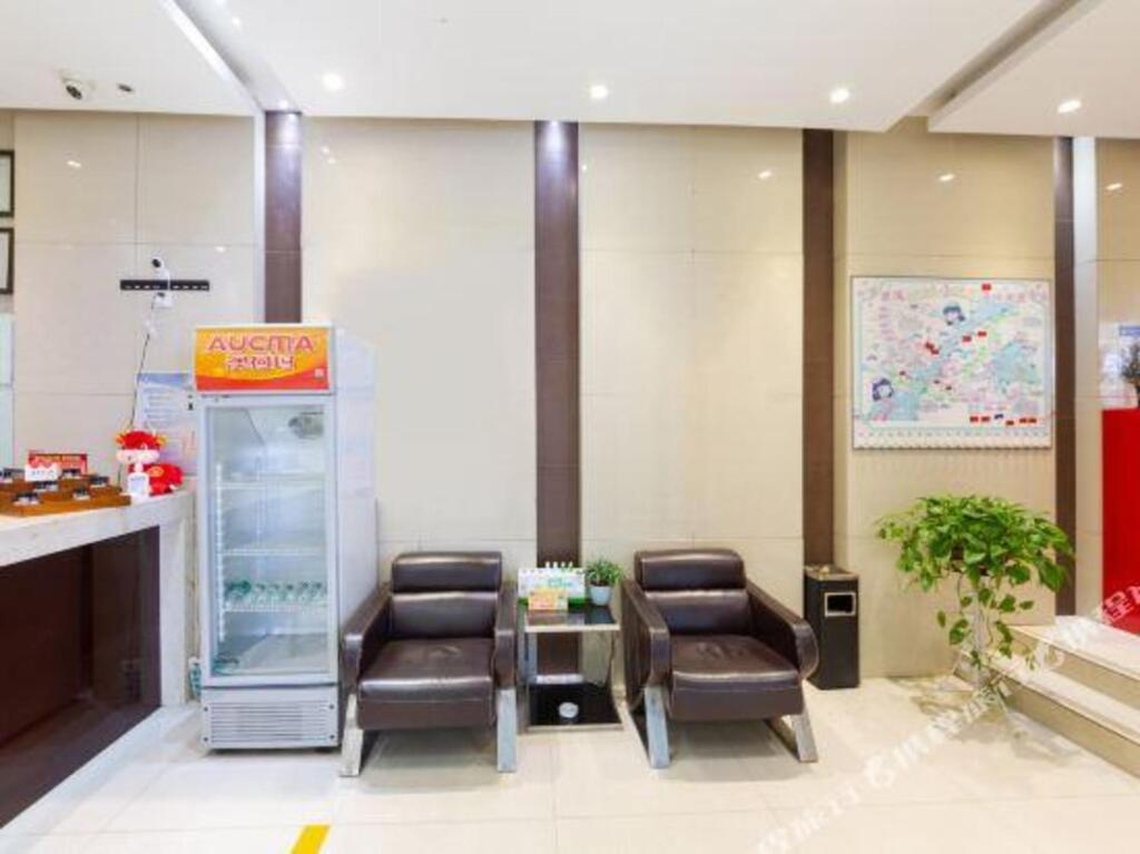 Ухань: Han Yi Fashion Hotel (Hubei University of Economics Store, Canglong Island, Wuhan)